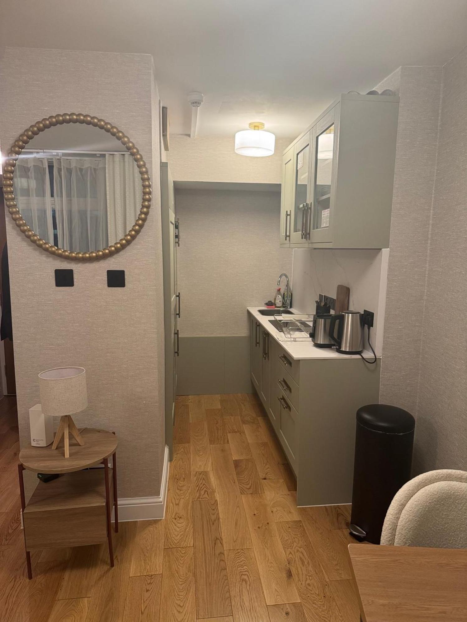 Central London Studio Apartment *